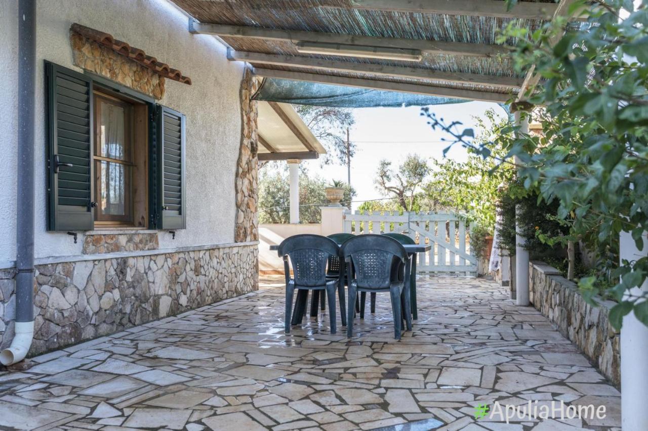 Villetta Camelia, Torre Pali, Con Piscina Exterior photo